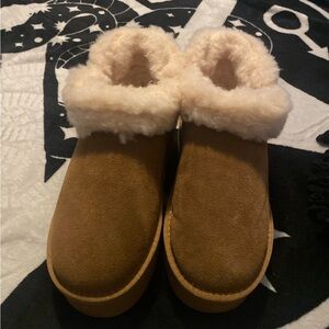 Cozy Brown Suede Shearling Slippers